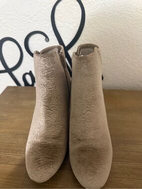 Women’s Embossed Taupe Ankle Booties